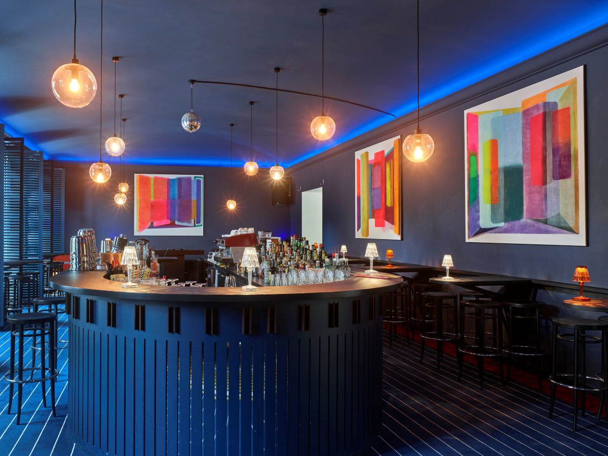 Werke von Jörn Stoya in der Bar Lido im Malkasten, Foto: Achim Kukulies 2022